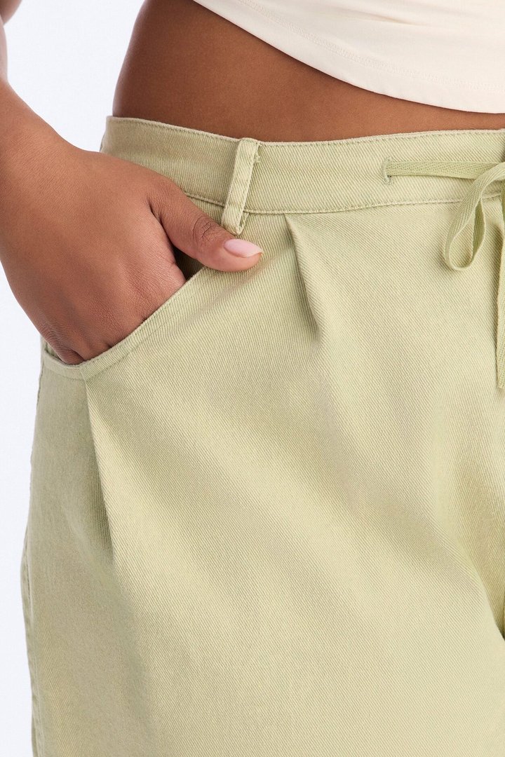 Georgie Washed Twill Barrel Leg Pant 33″ - Green