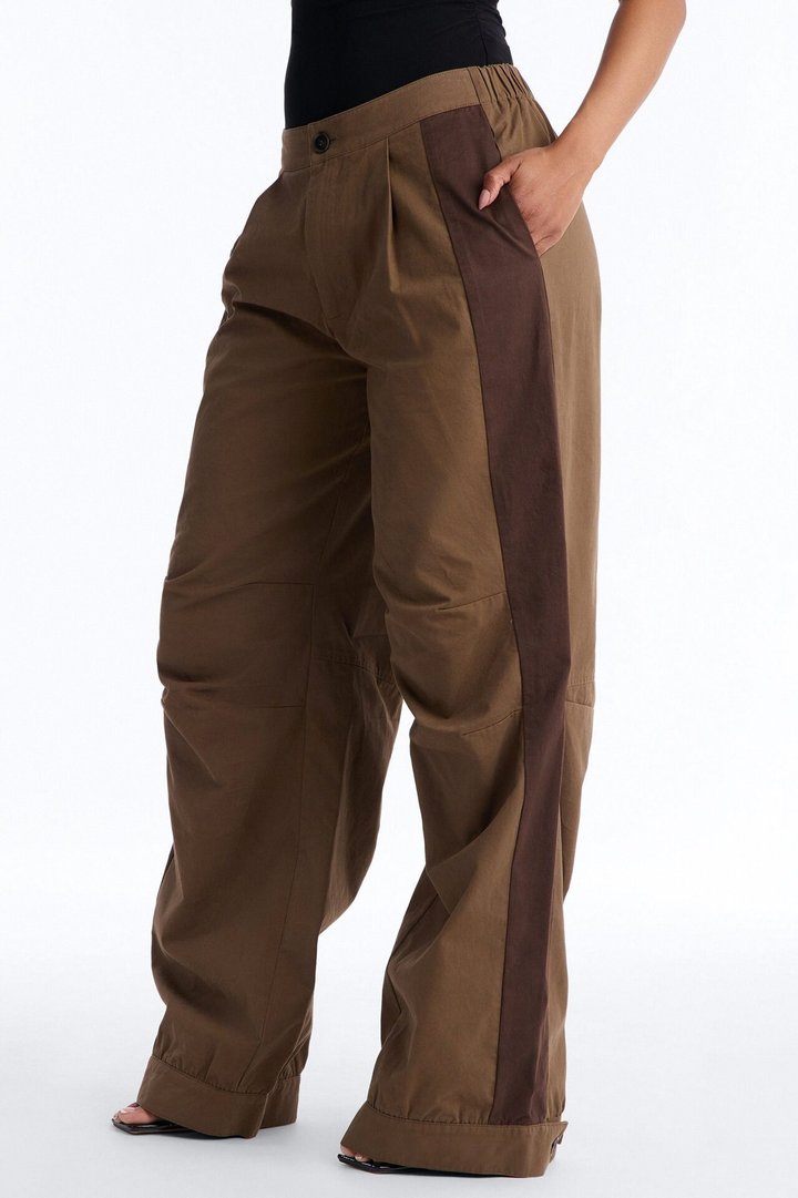 Zuri Mid Rise Colorblock Wide Leg Pant 32″ - Olive/combo