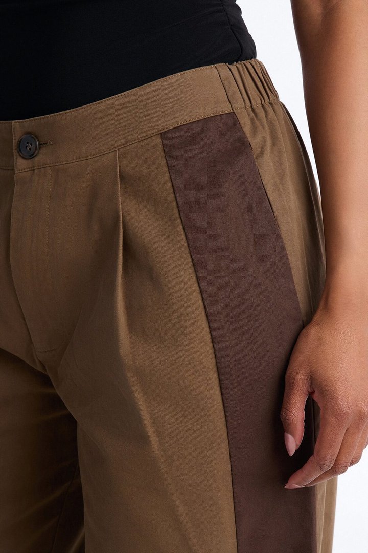 Zuri Mid Rise Colorblock Wide Leg Pant 32″ - Olive/combo