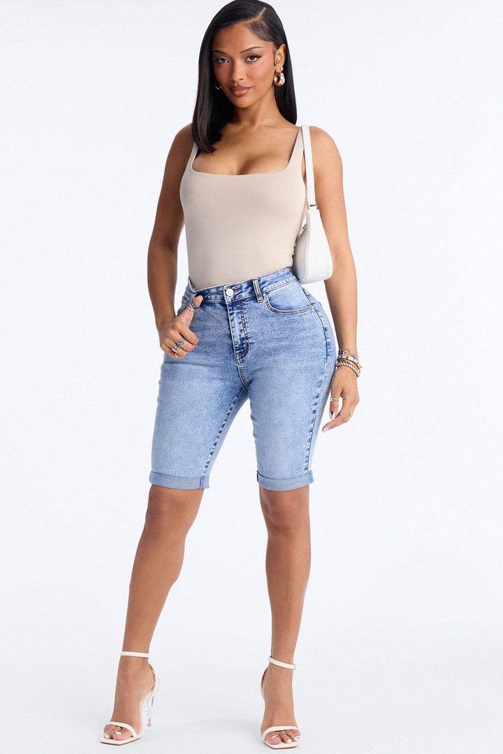 Mendocino Cuffed Stretch Bermuda Shorts - Medium Wash