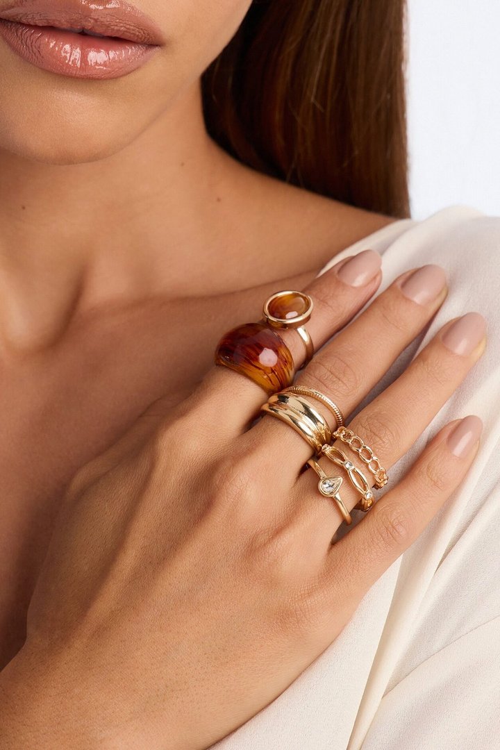 Paradise Dream 8 Piece Ring Set - Gold/Brown