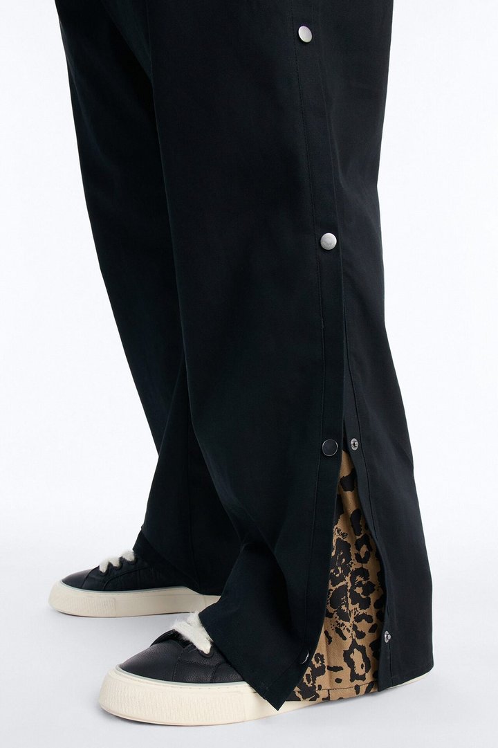 Straight Print Hint Studded Pant - Black