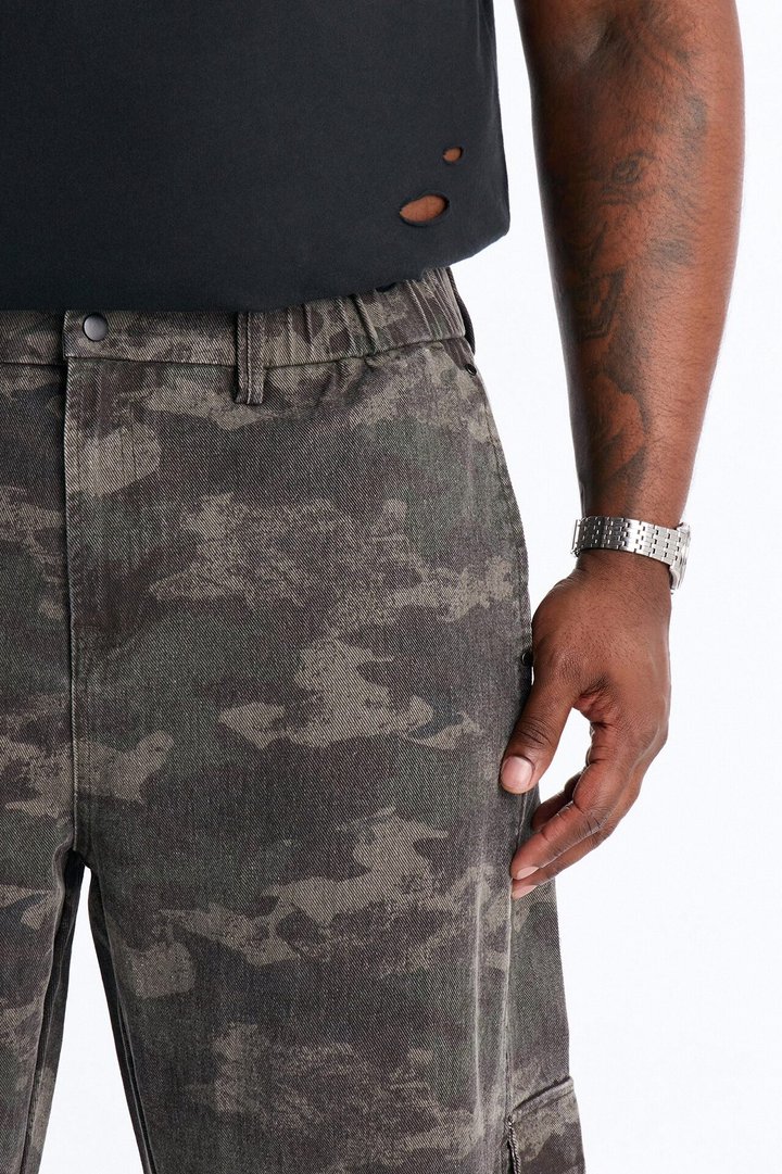Combat Seams Barrel Jeans - Camouflage