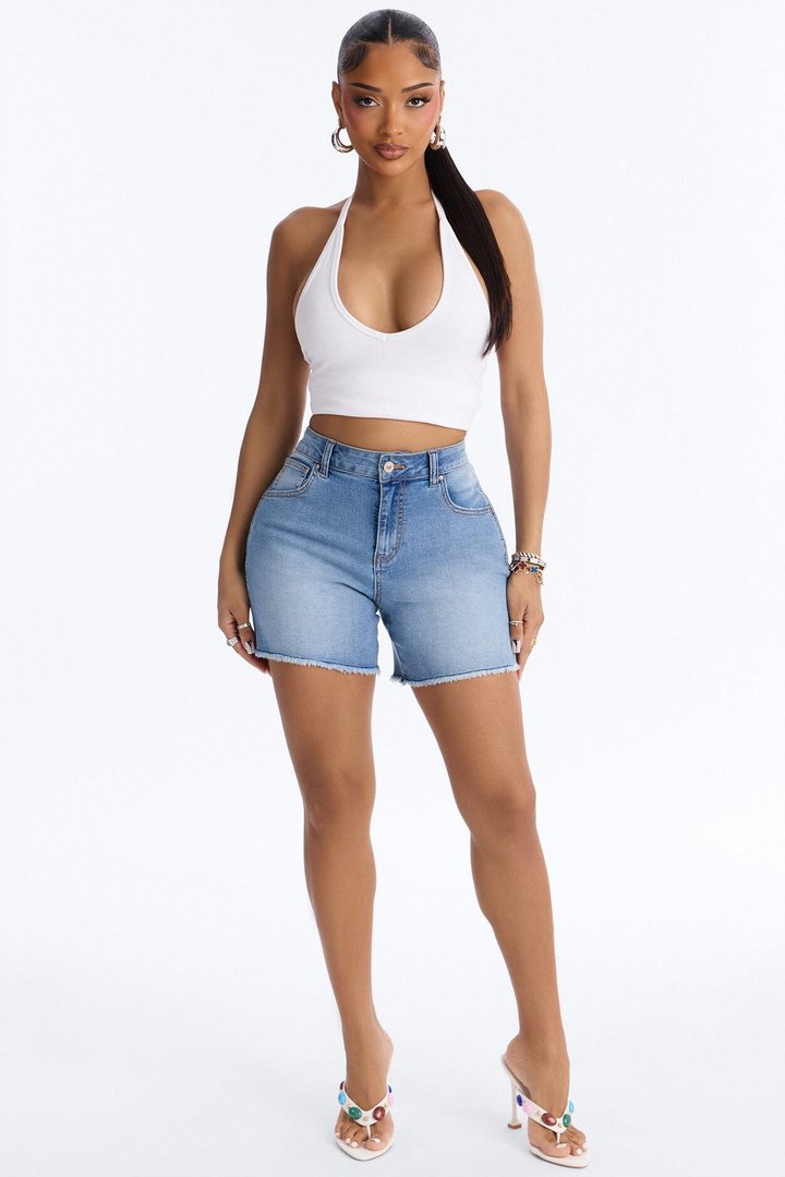 Del Mar Stretch Bermuda Shorts - Medium Wash