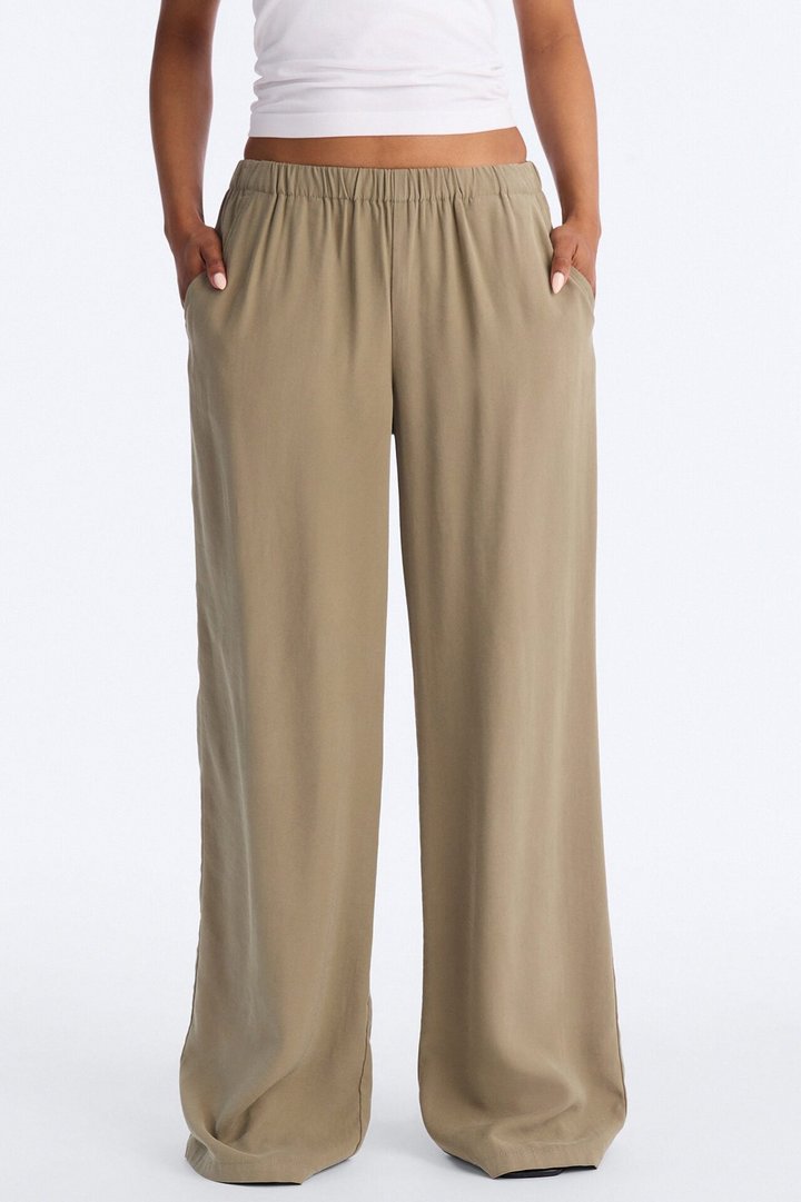 Coffee Break Straight Leg Pant 33″ - Olive