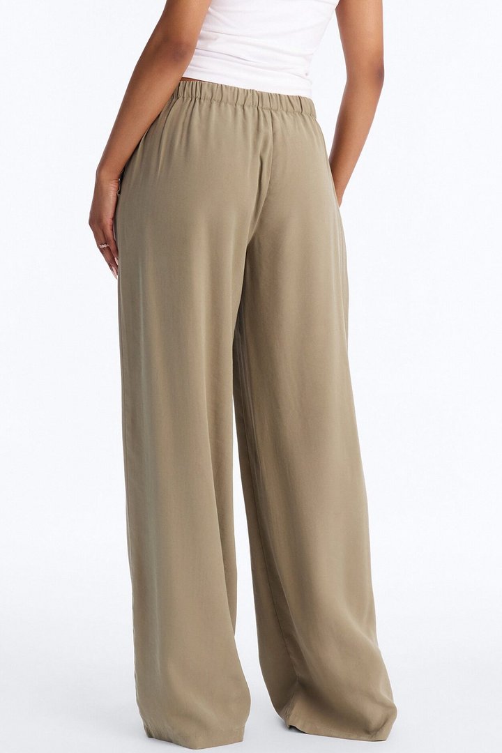 Coffee Break Straight Leg Pant 33″ - Olive