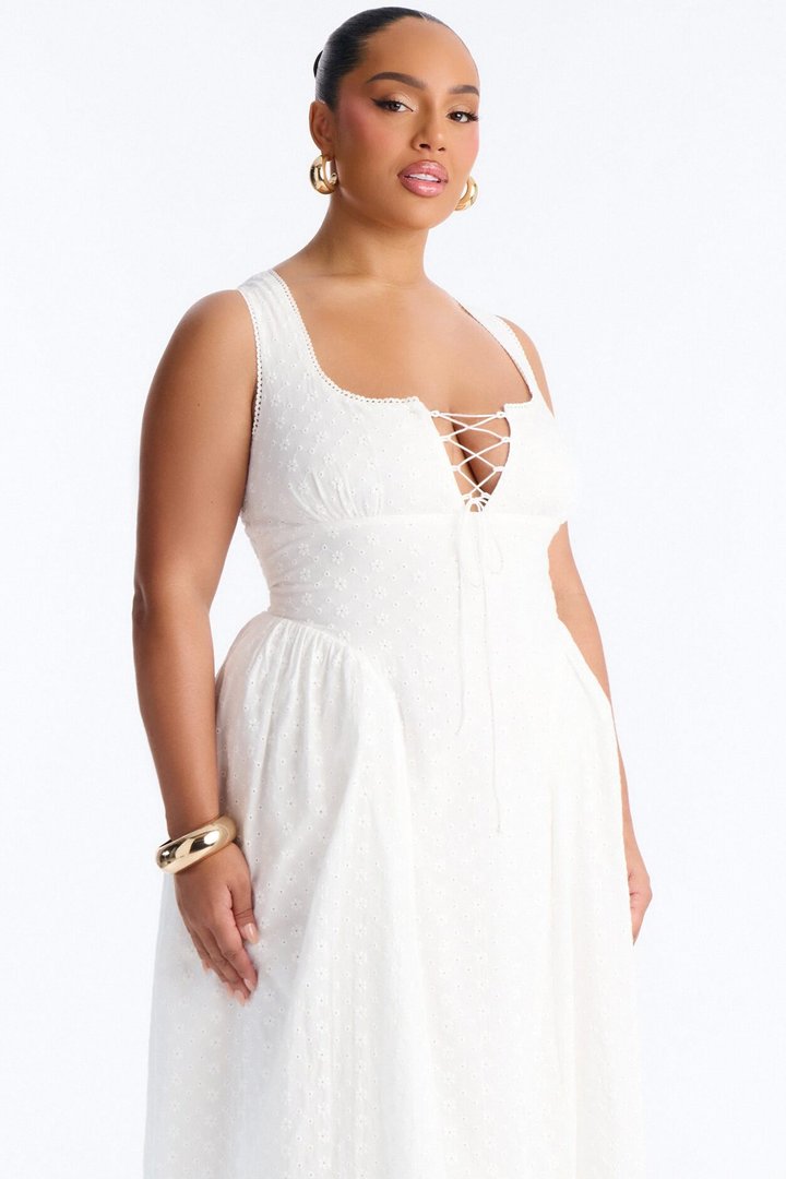 Sweet Pea Eyelet Midi Dress - White