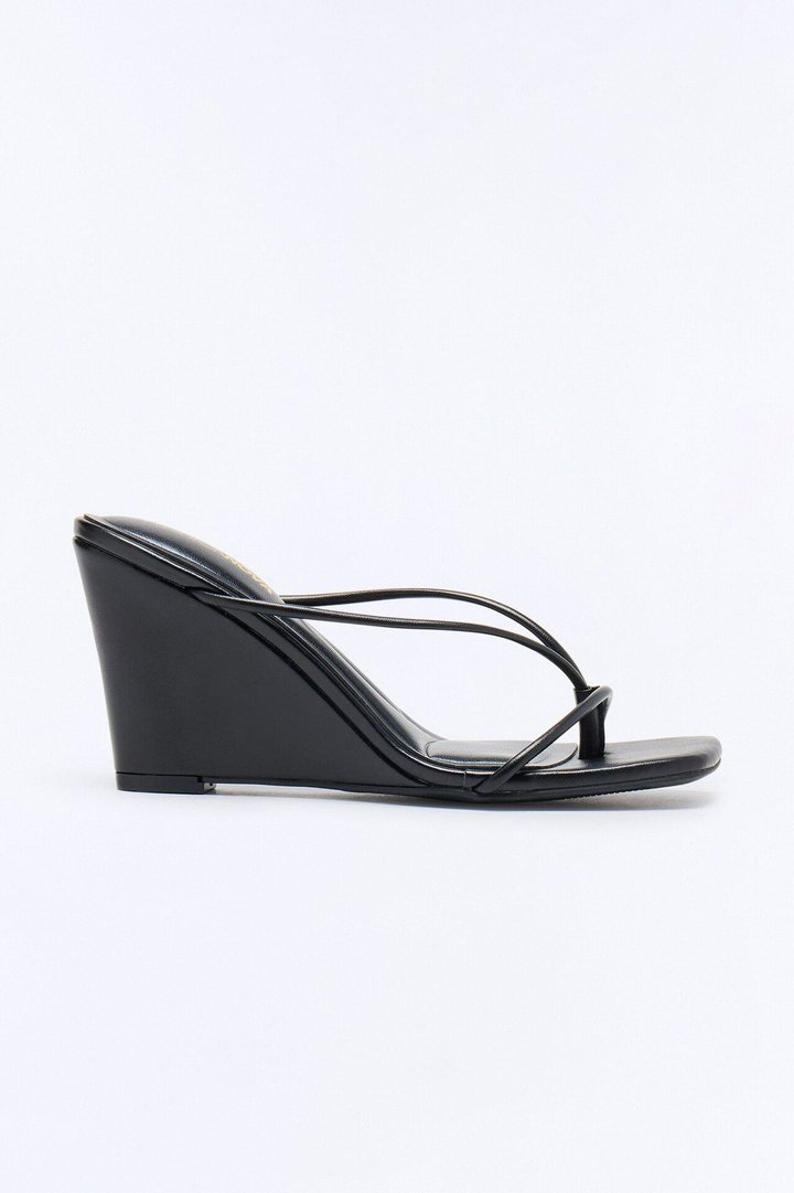 Kellie Thong Wedges - Black