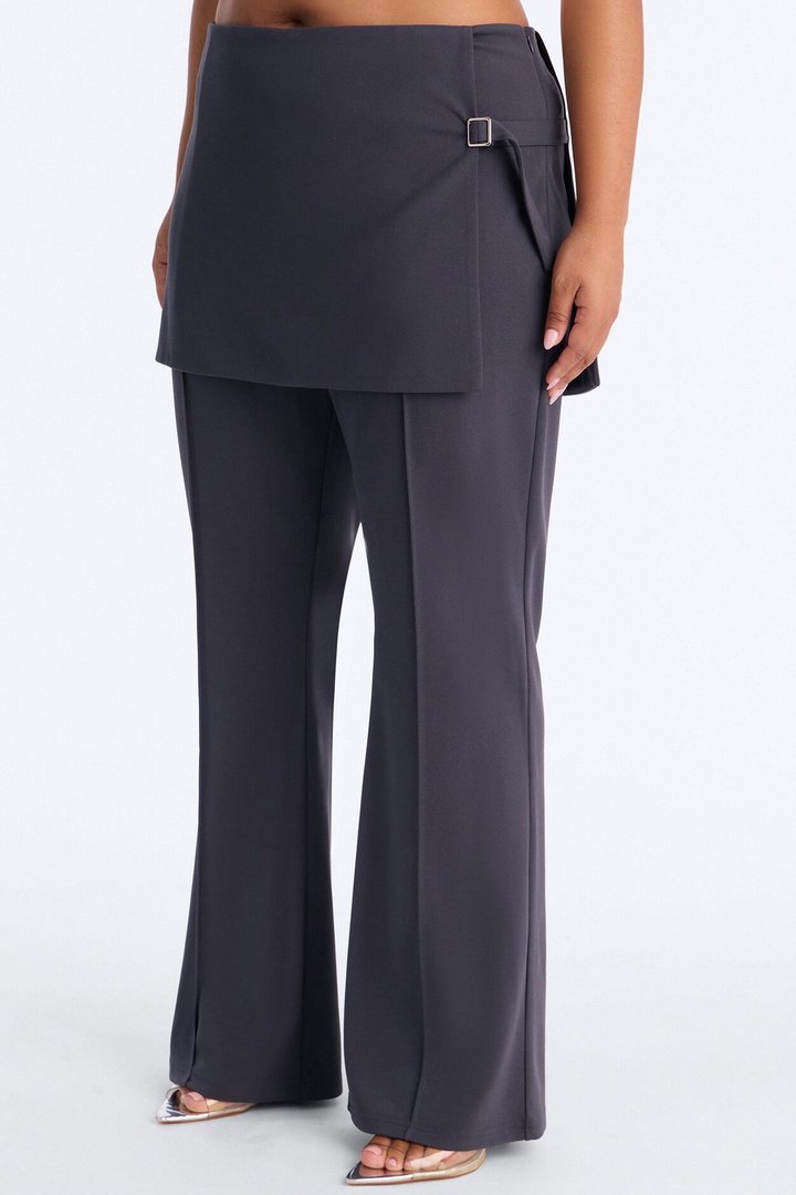 Layered Buckle Waist Mid Rise Flared Pants 33″ - Charcoal