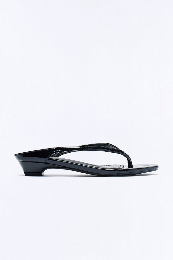 Pippy Flip Flops - Black