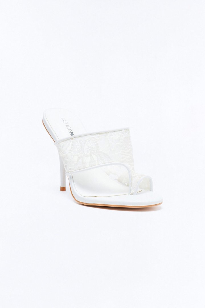 Bronya Toe Ring Lace Heels - White