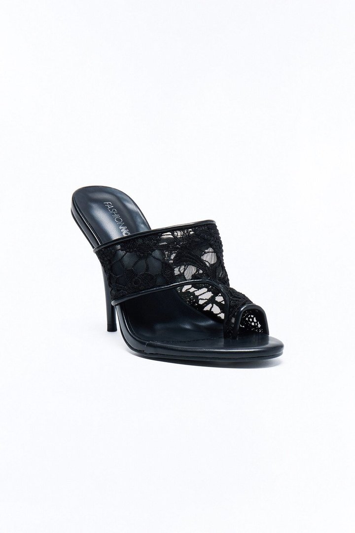 Bronya Toe Ring Lace Heels - Black