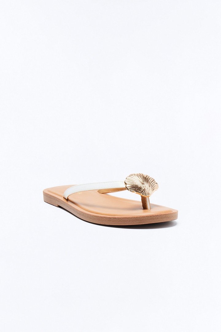 Pari Shell Flip Flops - White