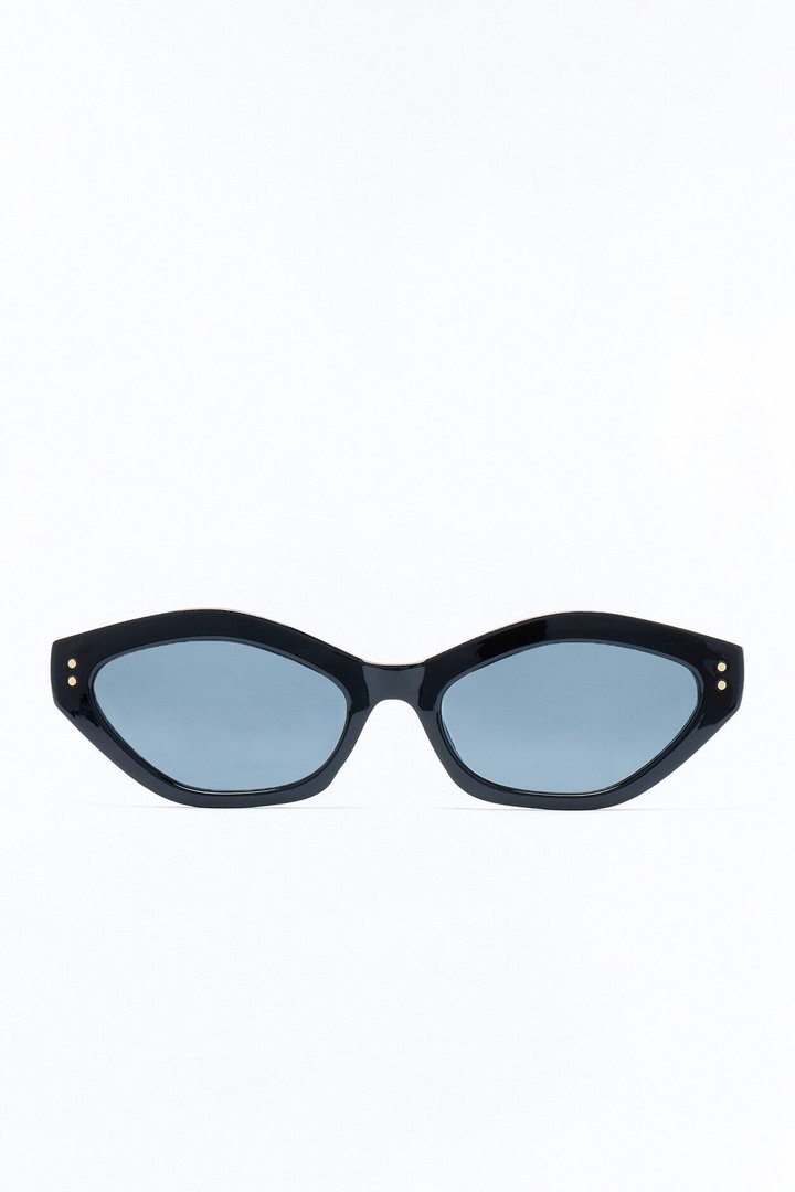 Classy Act Cat Eye Sunglasses - Black
