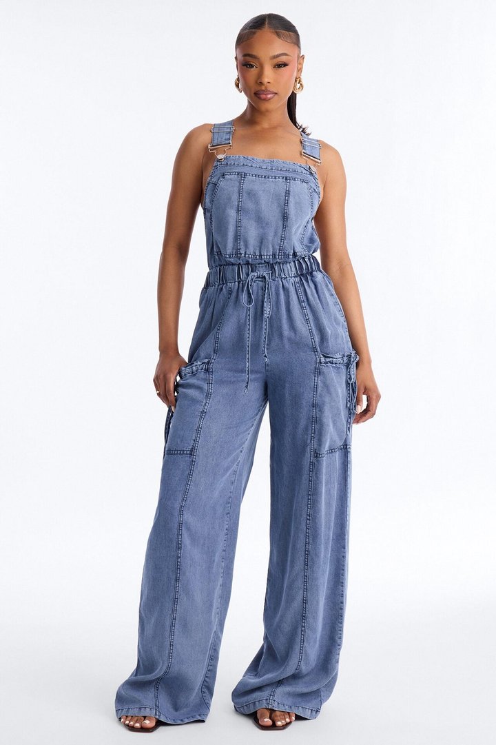 Street Scene Chambray Overall Jumpsuit - Medium Wash
