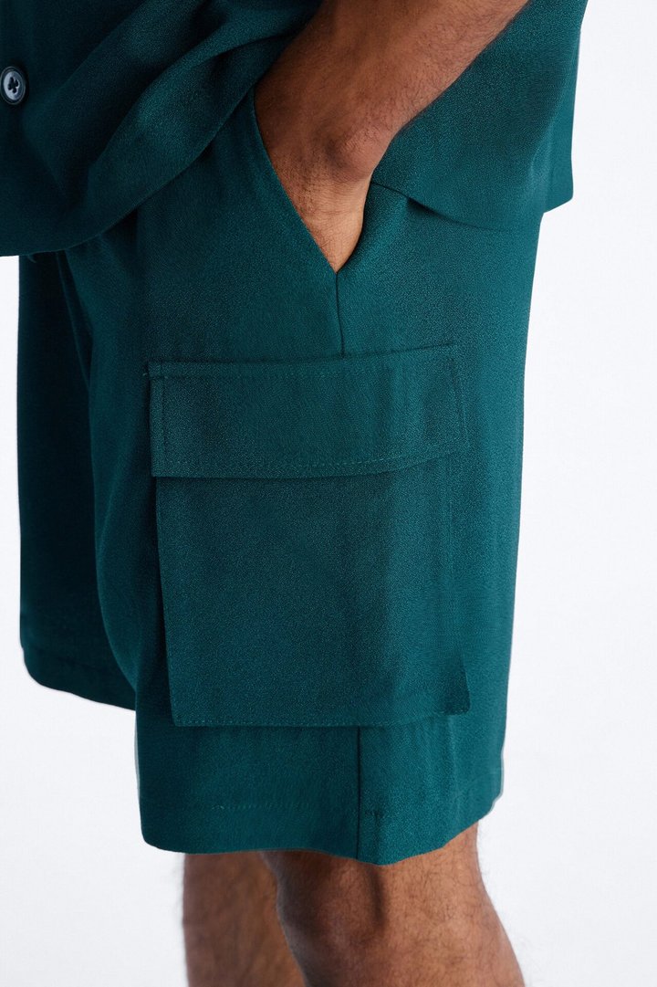 Golden Hour Relaxed Cargo Short - Hunter Green