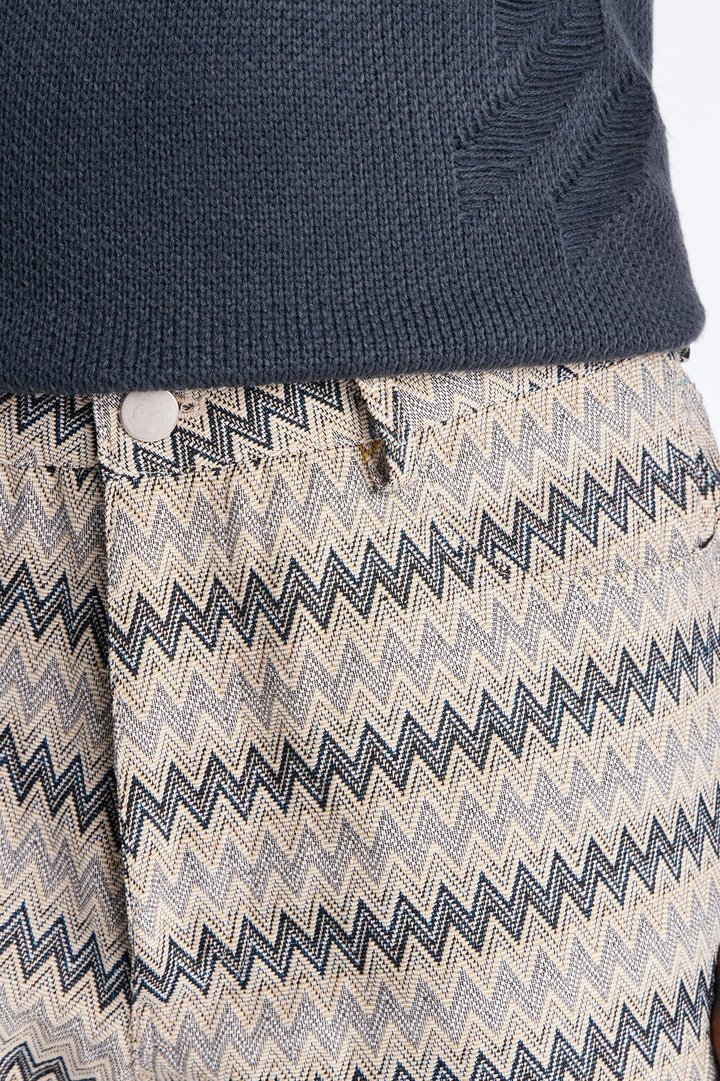 Relaxed Chevron City Textured Short - Cream