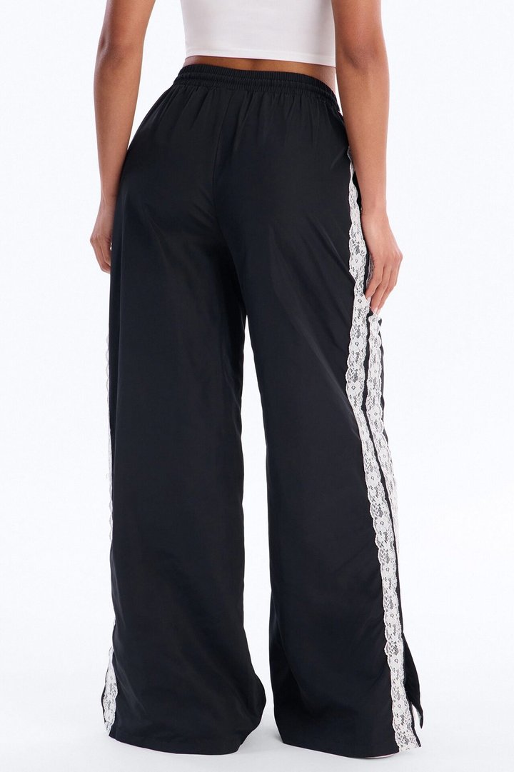 Lucky You Laced Windbreaker Lounge Pant - Black