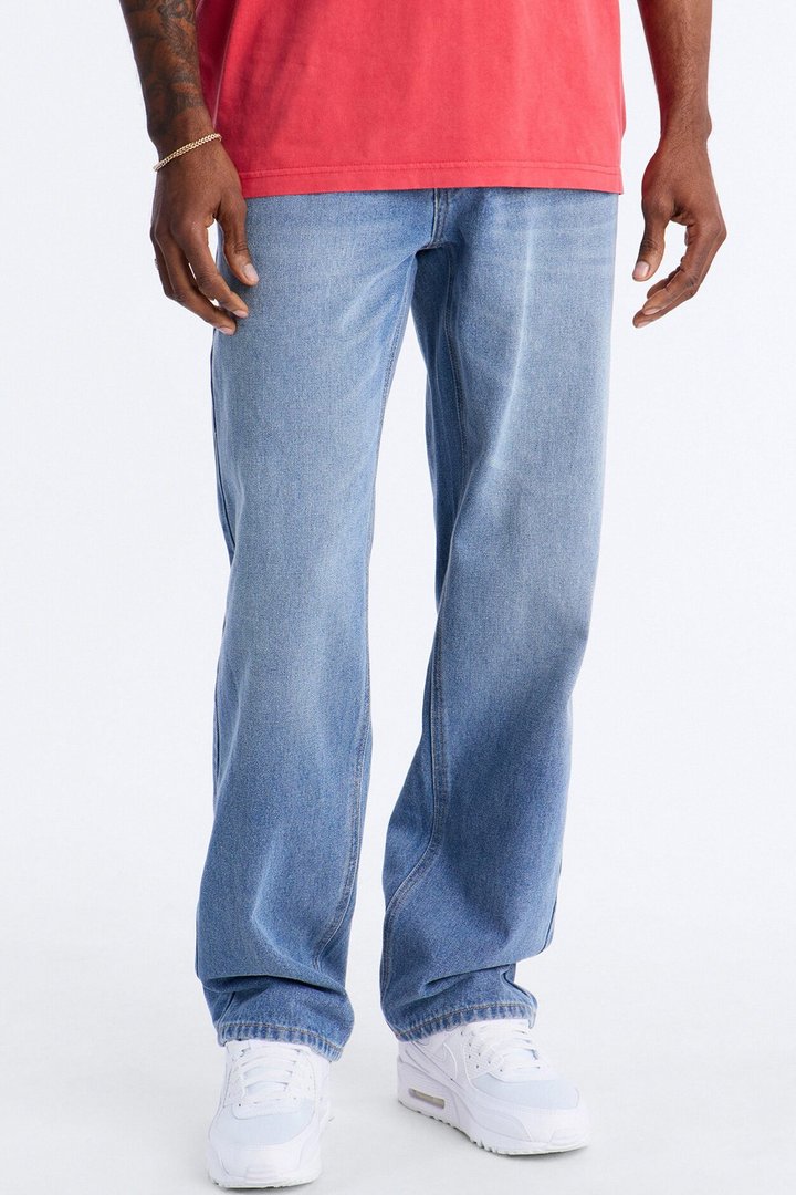Essential Straight Rigid Jean - Medium Blue Wash