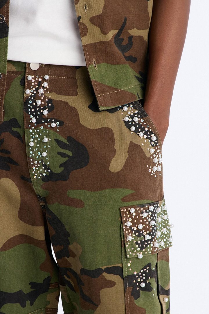 Baggy Pearl World Embellished Short - Camouflage