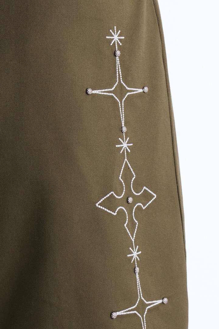 Relaxed Vatican City Stitched Embellished Short - Olive
