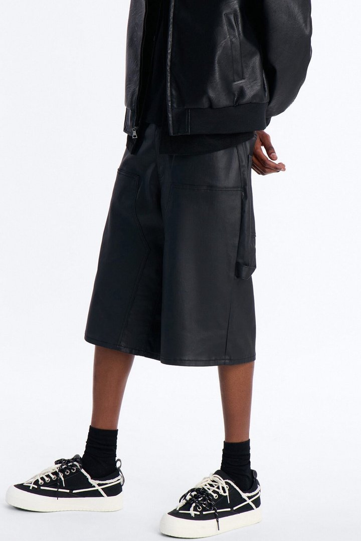 Baggy Liquid Coated Waxed Short - Black