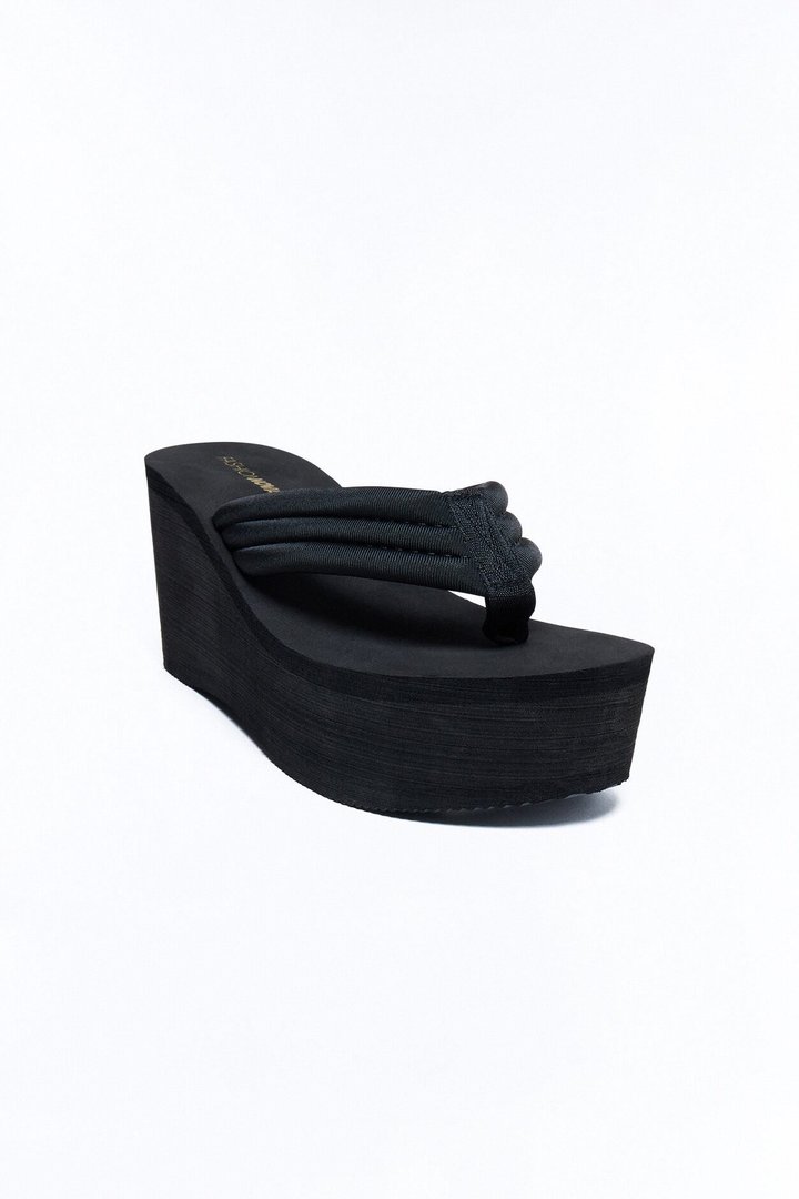 Gal Thong Platform Wedges - Black