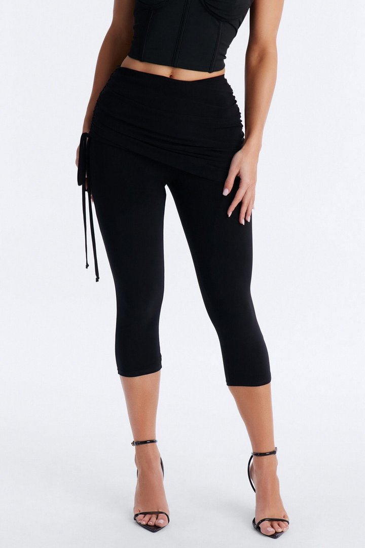 Teya Mid Rise Draped Ruched Capri Legging 19″ - Black