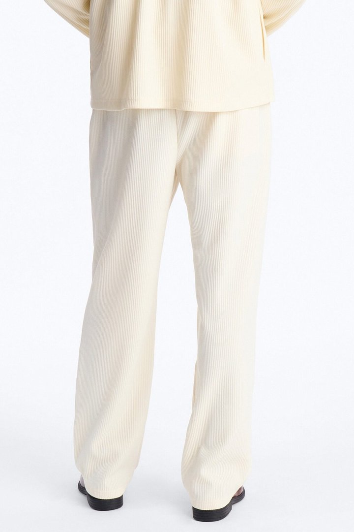 Show Up Straight Pleated Casual Trouser - Cream