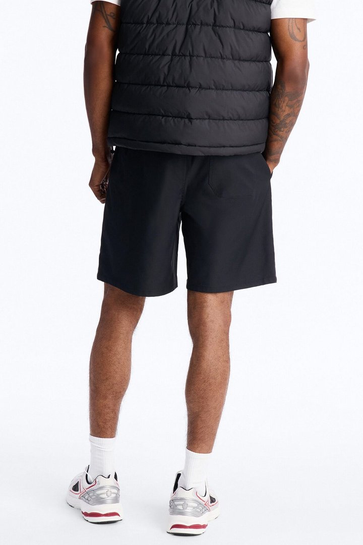 Relaxed City Relay Short - Black