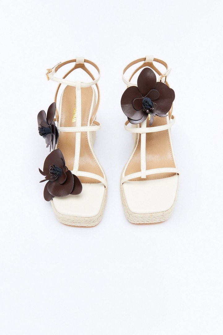 Rerun Flower Jute Wedges - Beige