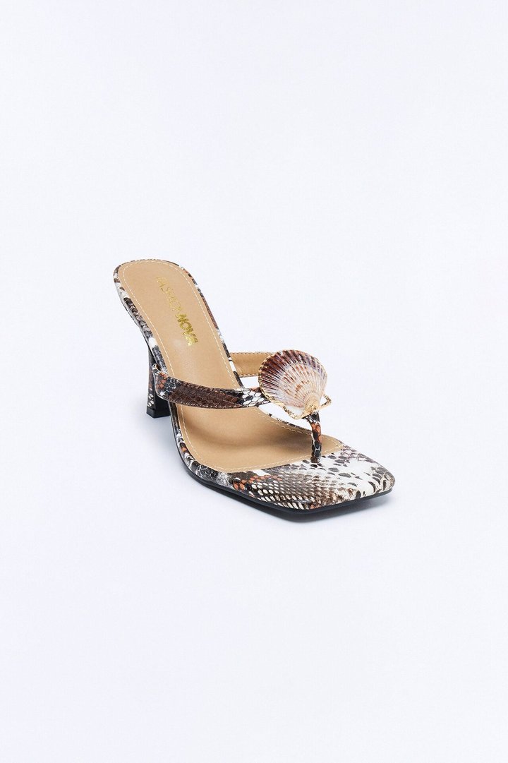 Beach Finds Seashell Thong Heels - Brown Combo