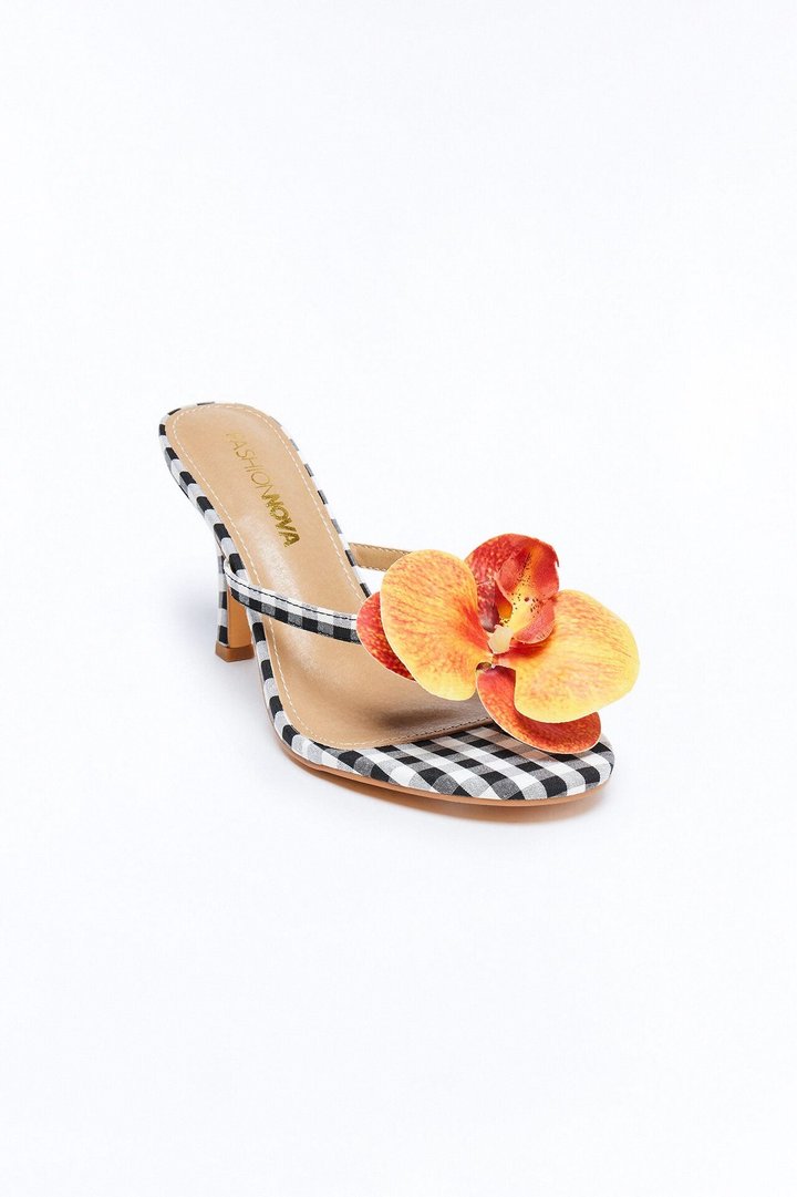 Plentiful Flower Gingham Thong Heels - Black