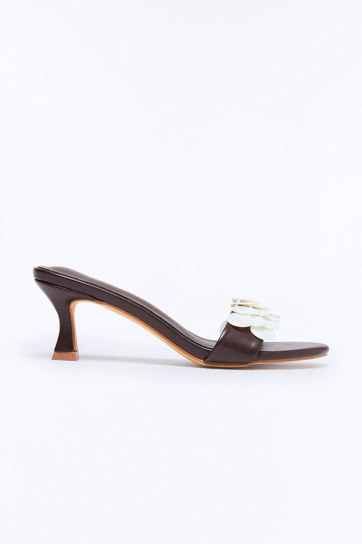 Sundial Shell Kitten Heels - Chocolate