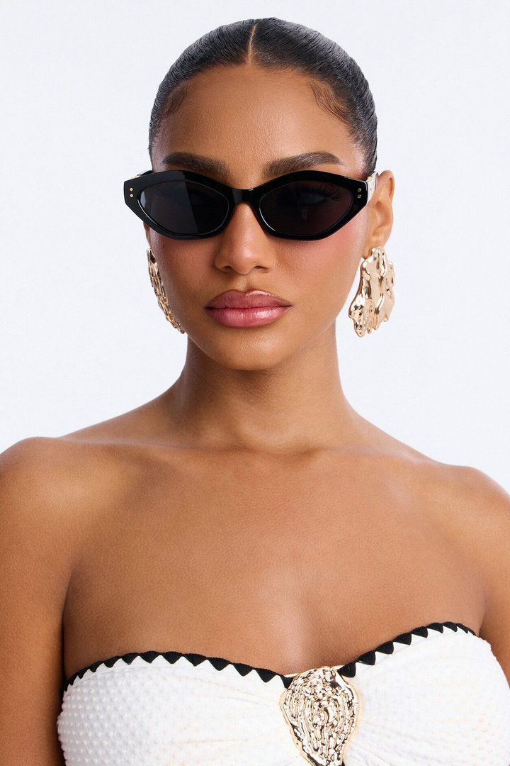Classy Act Cat Eye Sunglasses - Black