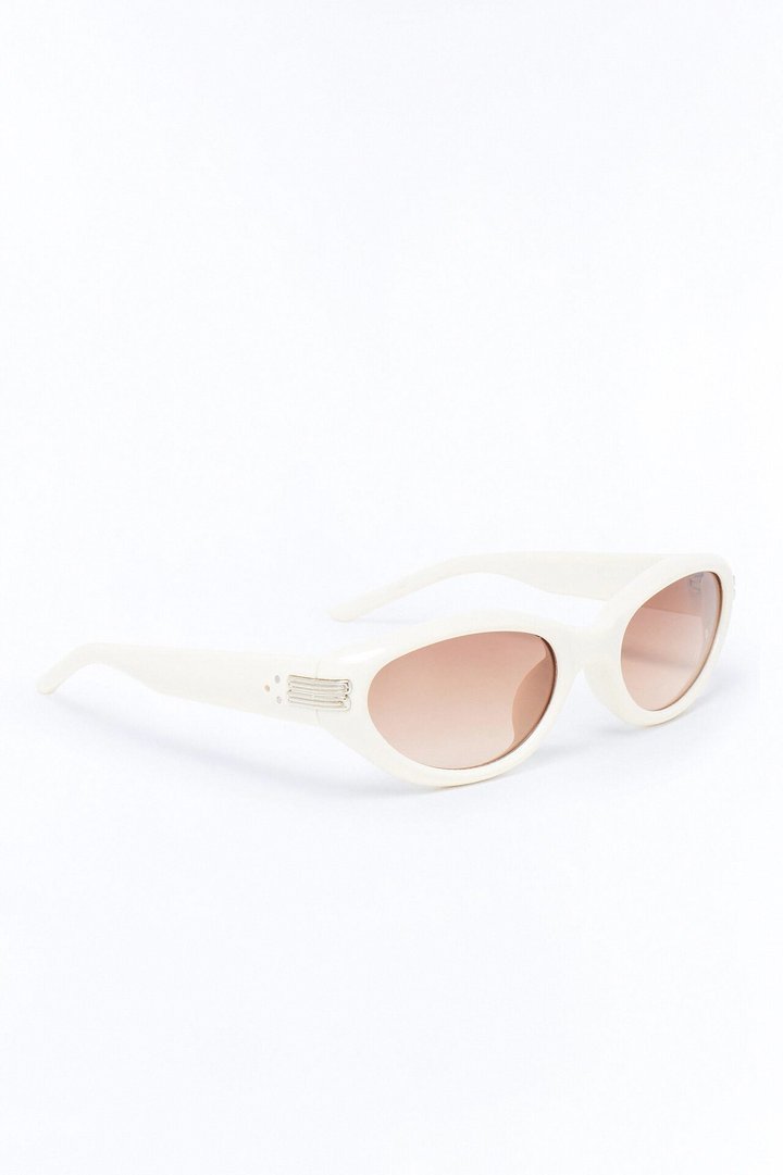 Glamorous Glare Cat Eye Sunglasses - Cream