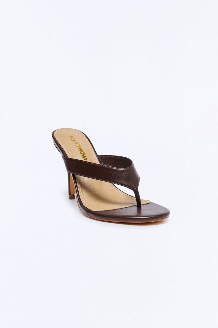 Vacay Vibes Thong Heels - Chocolate