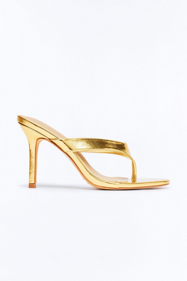 Vacay Vibes Thong Heels - Gold