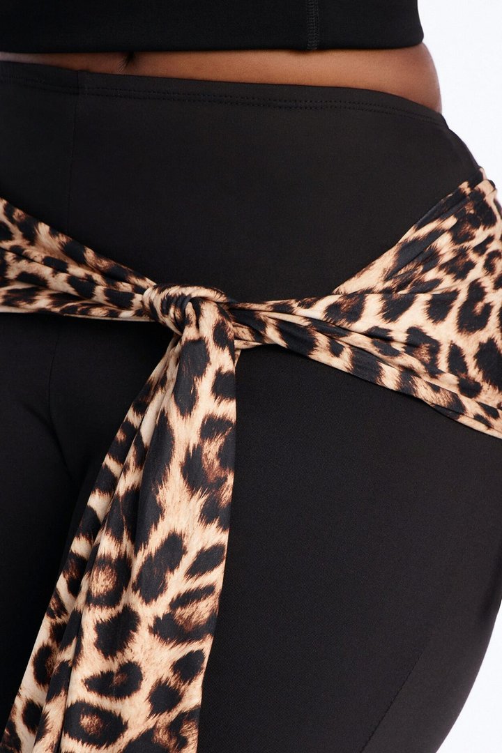 Kiah Low Rise Leopard Tie Waist Capri Legging - Black/combo