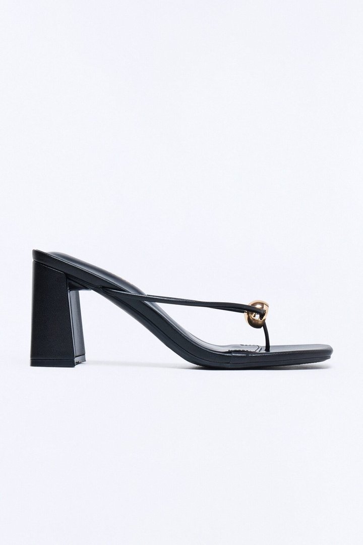 Venetian Hardware Thong Heels - Black