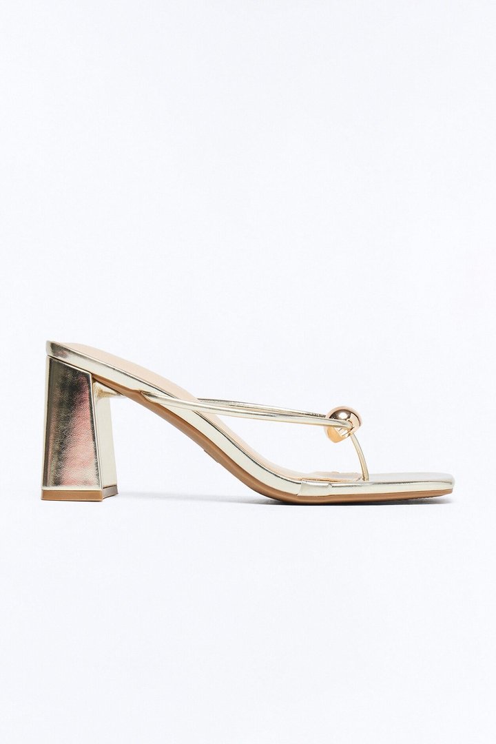 Venetian Hardware Thong Heels - Gold