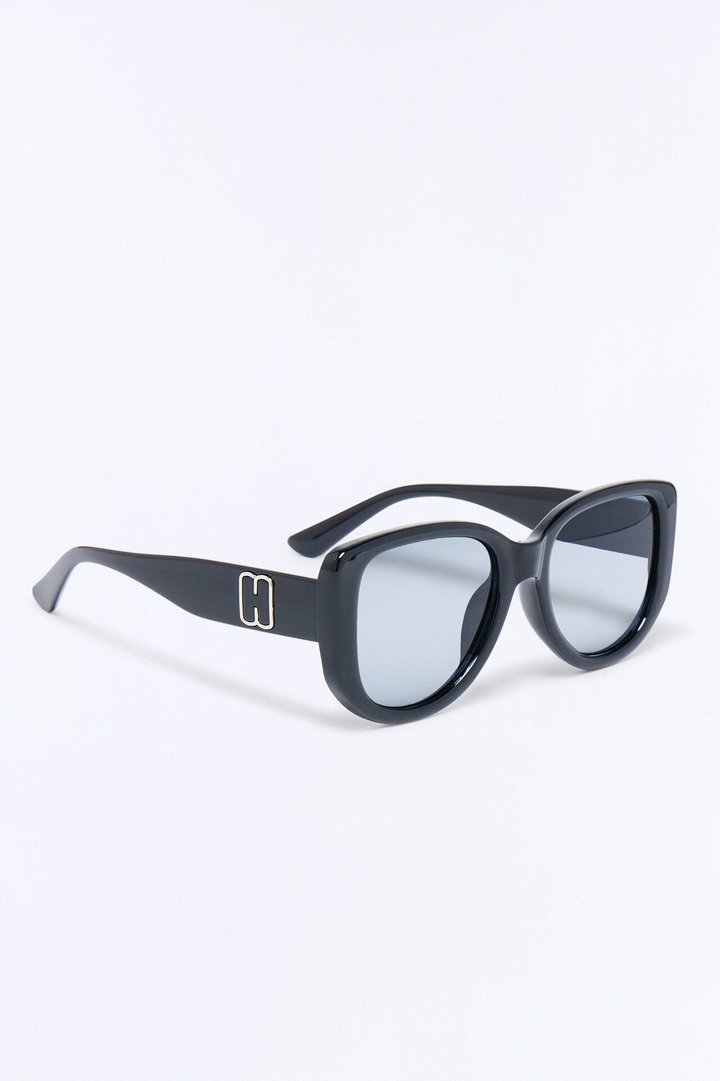 Head Turning Sunglasses - Black/Grey