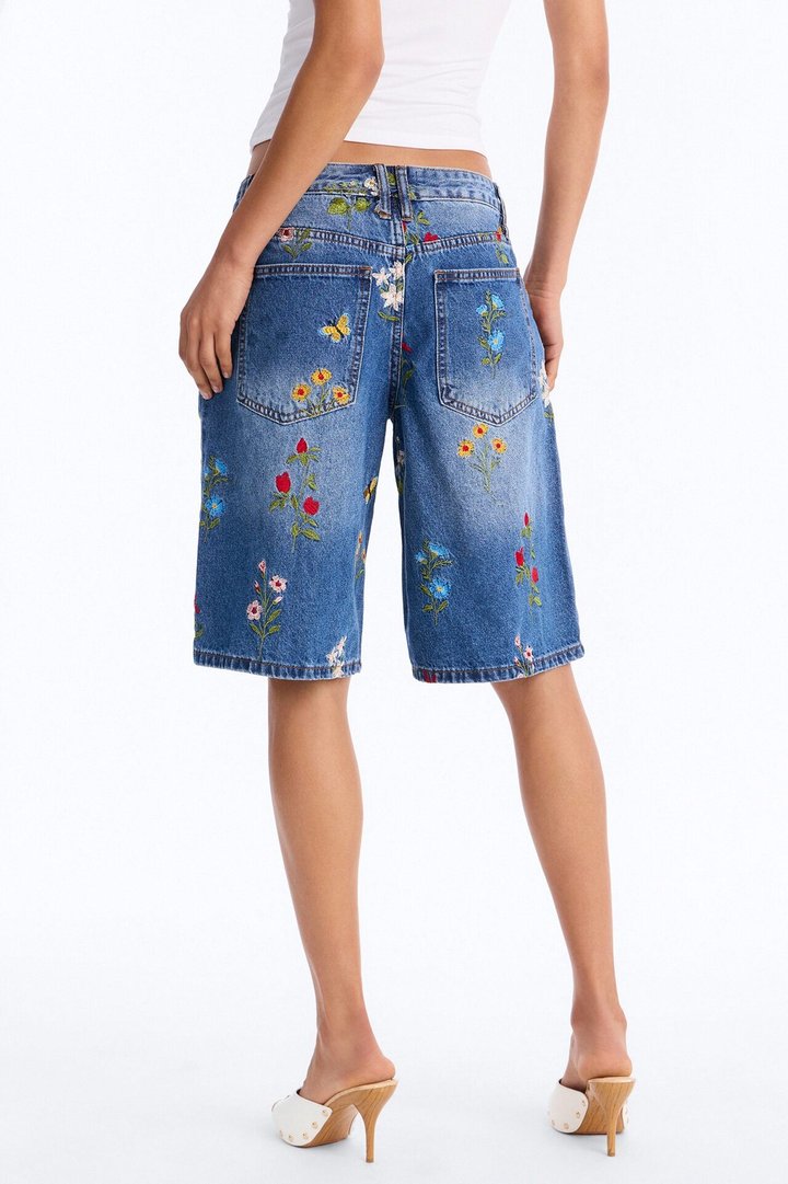 Parc De Fleurs Embroidered Denim Shorts - Medium Wash