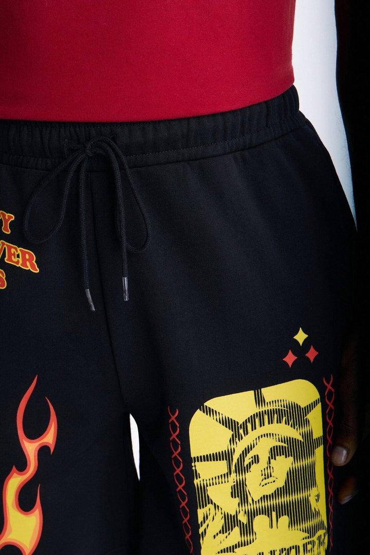 The City That Never Sleeps NYC Sweatshorts - Black