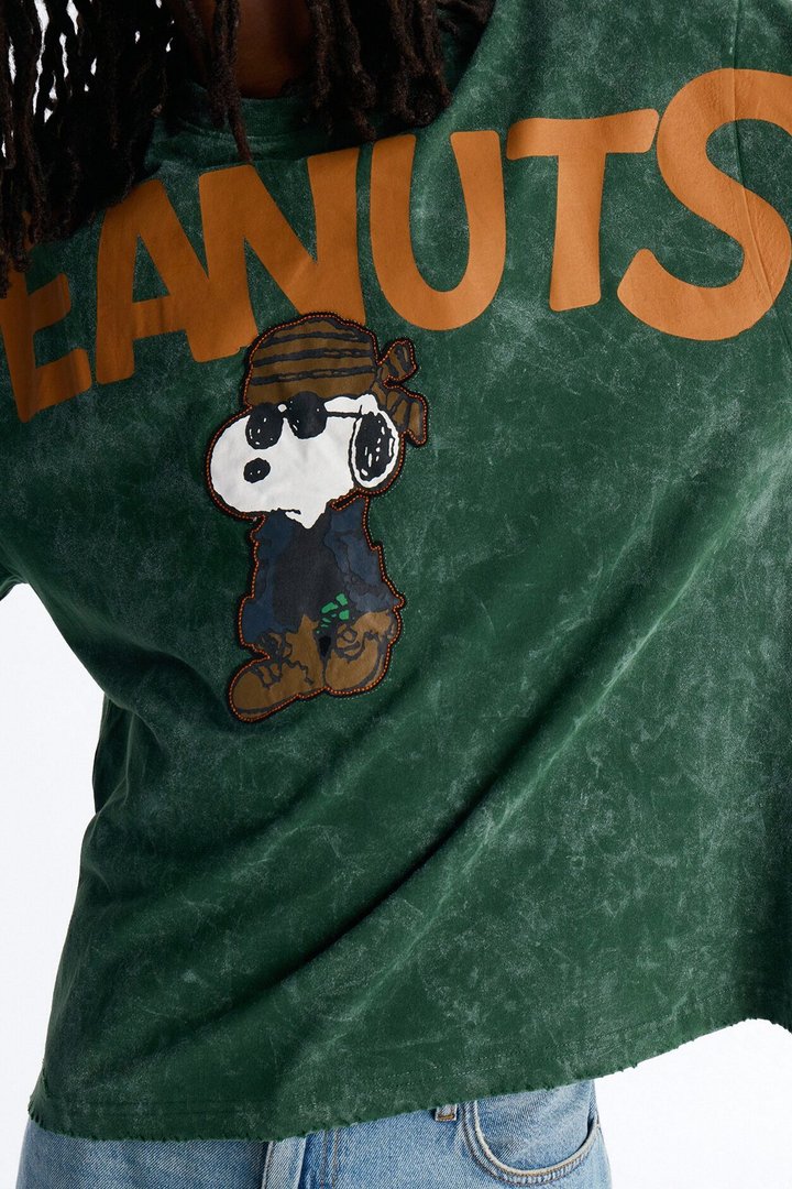 Peanuts Cool Vibes Graphic Short Sleeve Tee - Hunter Green