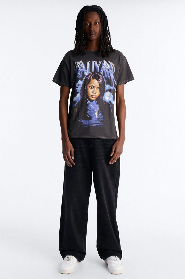 Aaliyah One In A Million Album Short Sleeve Tee - Black