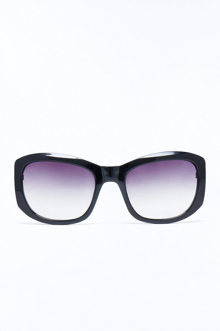 Lucky Girl Syndrome Sunglasses - Black