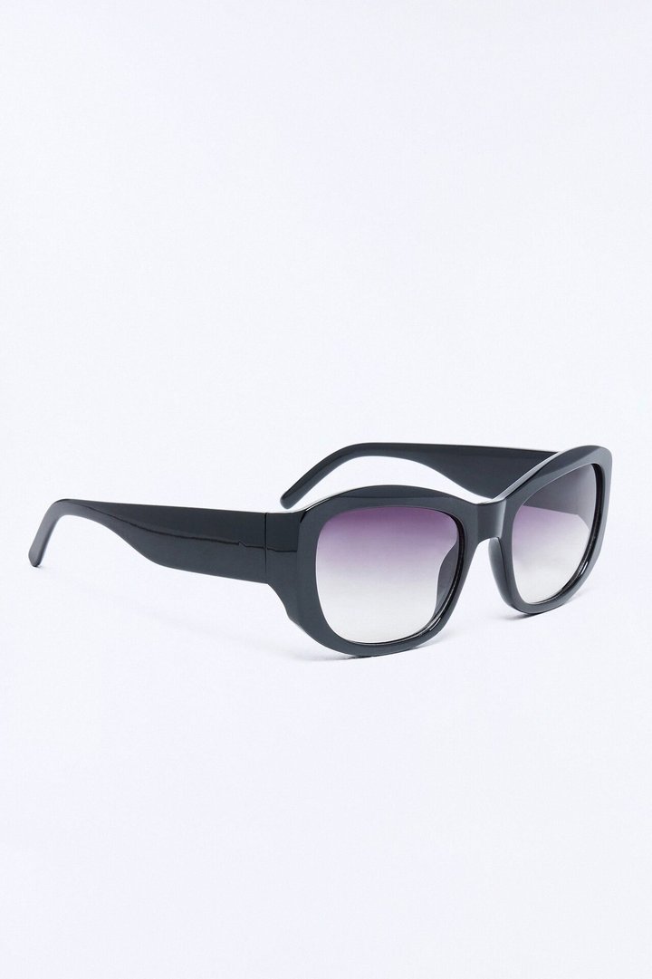 Lucky Girl Syndrome Sunglasses - Black
