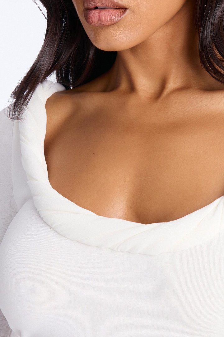 Tara Twisted Scoop Neck Long Sleeve Top - White