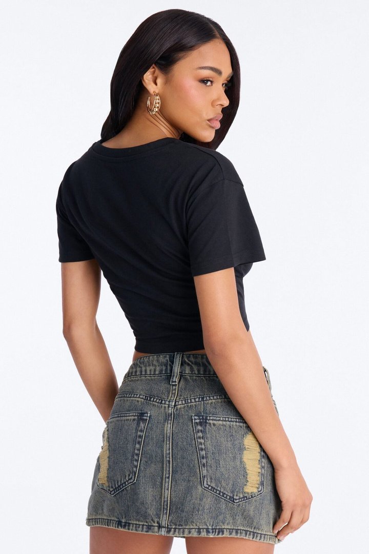 New York City Key Hole Cropped Tee - Black